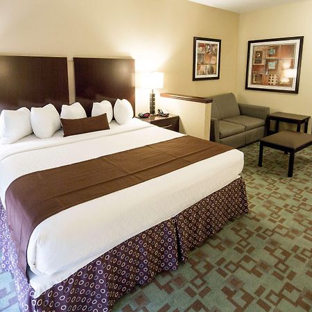 Best Western Plus Eastgate Inn & Suites Wichita Exterior photo