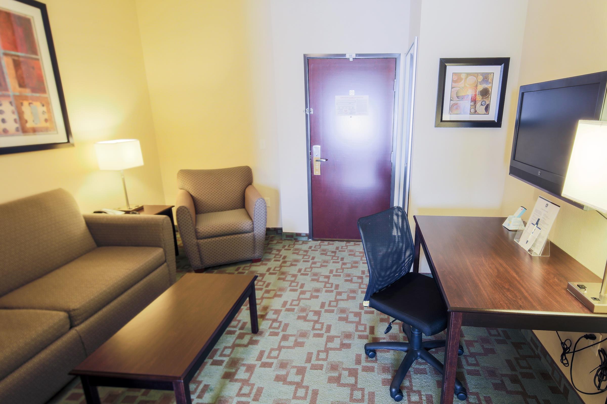 Best Western Plus Eastgate Inn & Suites Wichita Exterior photo