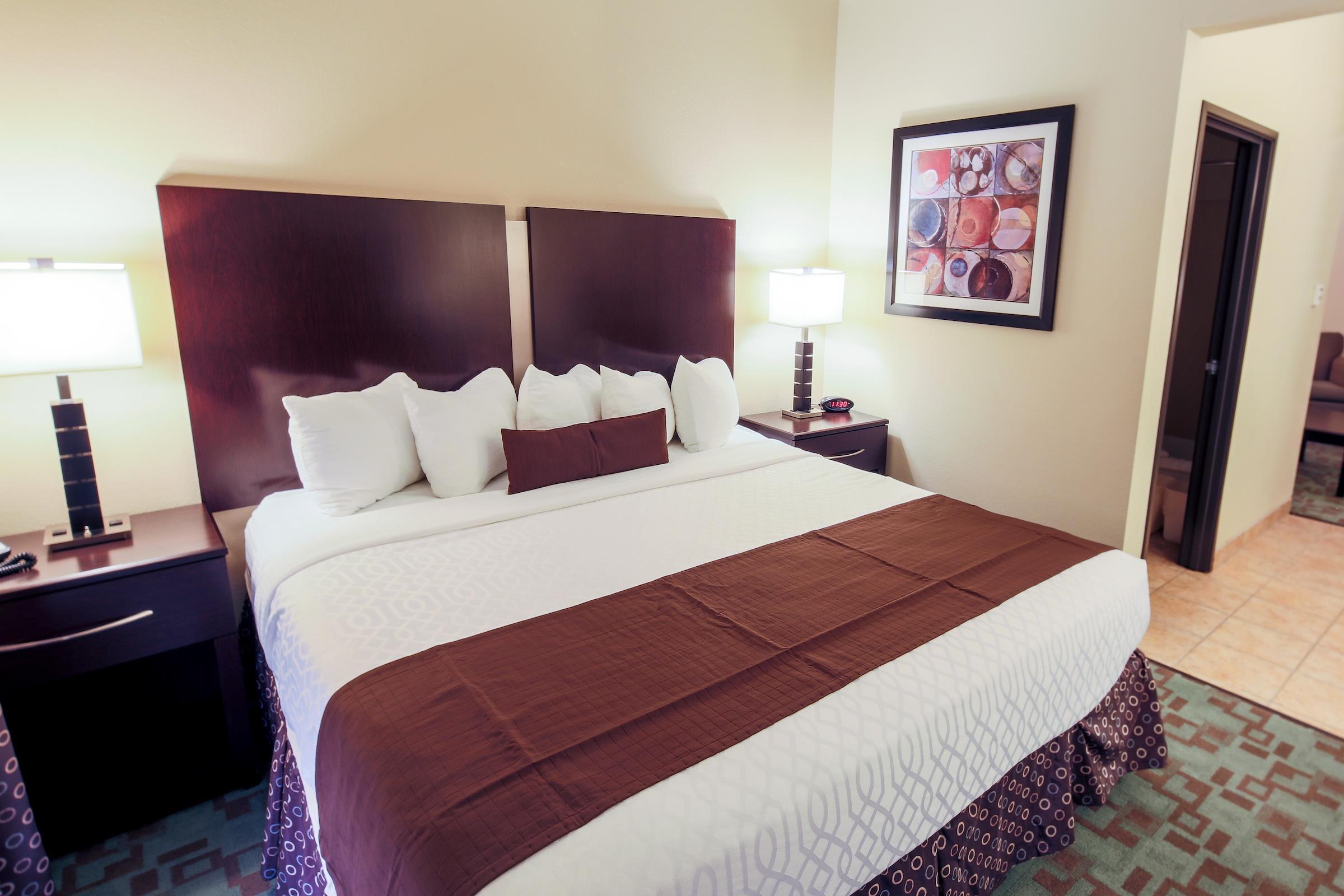 Best Western Plus Eastgate Inn & Suites Wichita Exterior photo