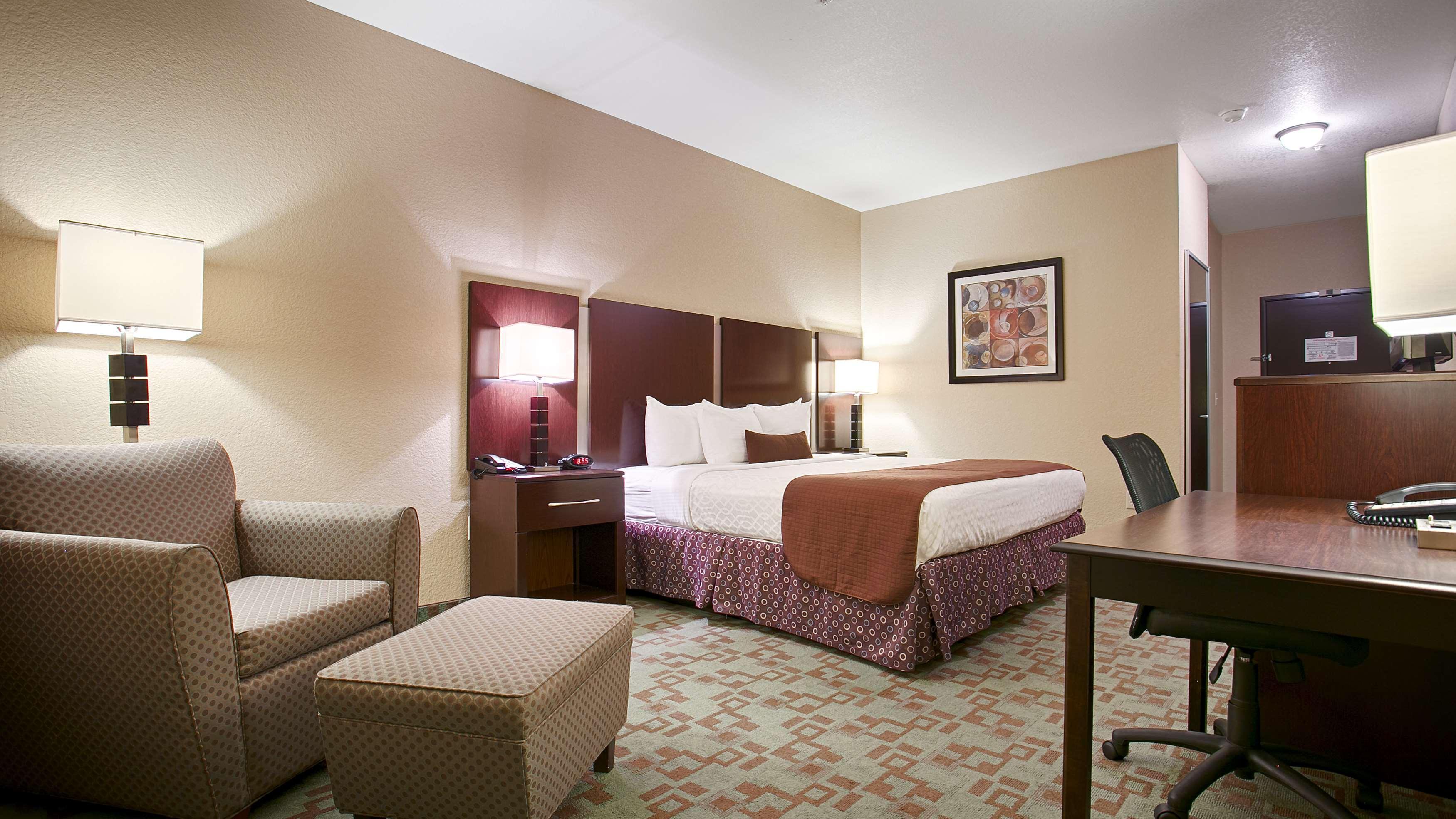 Best Western Plus Eastgate Inn & Suites Wichita Exterior photo