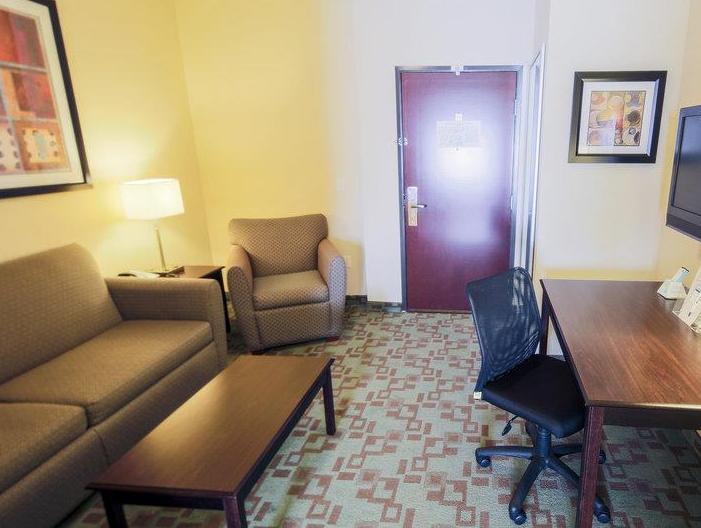 Best Western Plus Eastgate Inn & Suites Wichita Exterior photo