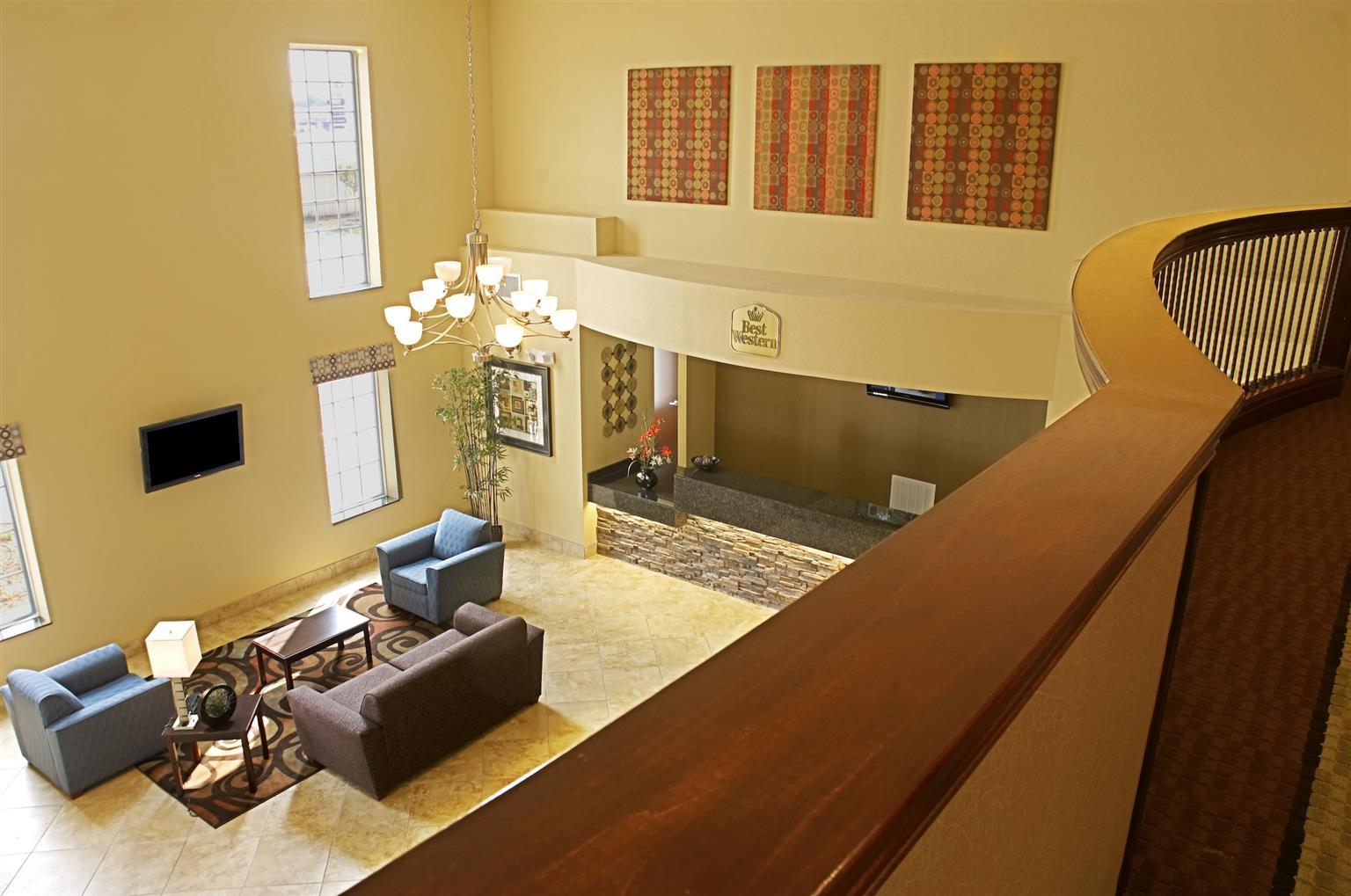 Best Western Plus Eastgate Inn & Suites Wichita Exterior photo