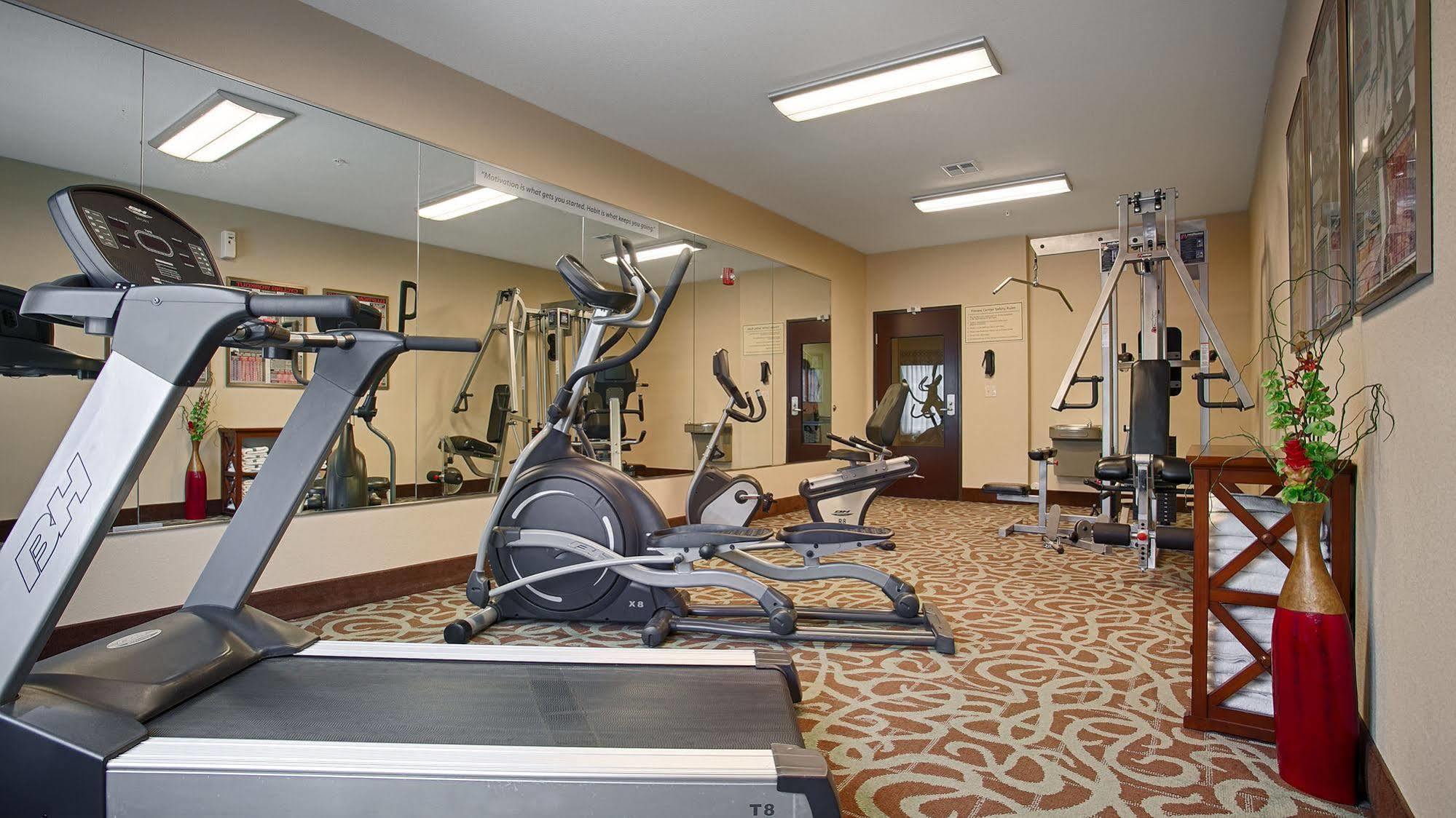 Best Western Plus Eastgate Inn & Suites Wichita Exterior photo